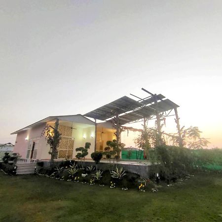 Shaw Estate-Farm House For A Small Parties-Jp Farm Greater Noida Dış mekan fotoğraf