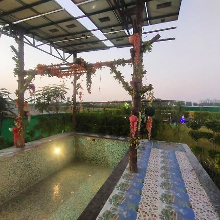 Shaw Estate-Farm House For A Small Parties-Jp Farm Greater Noida Dış mekan fotoğraf