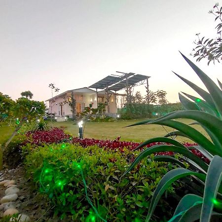 Shaw Estate-Farm House For A Small Parties-Jp Farm Greater Noida Dış mekan fotoğraf