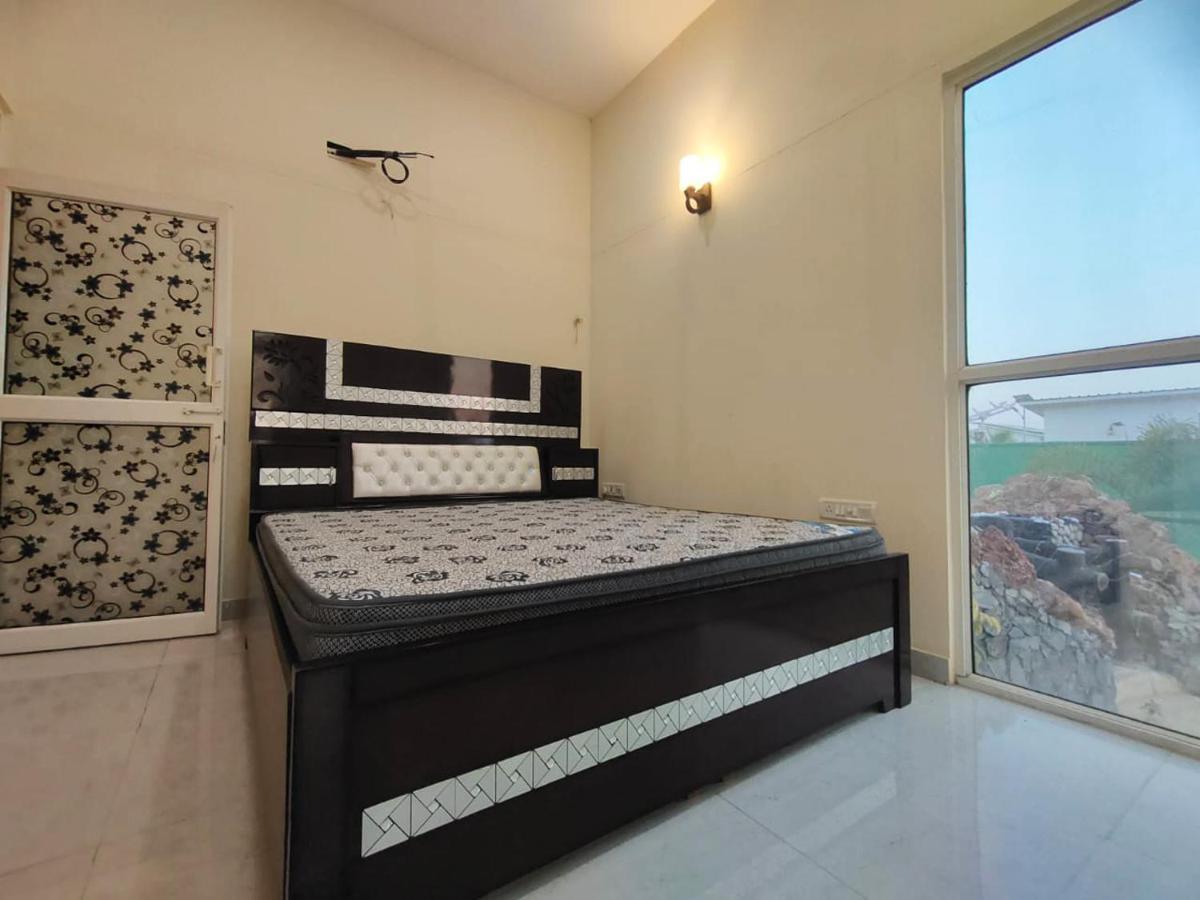 Shaw Estate-Farm House For A Small Parties-Jp Farm Greater Noida Dış mekan fotoğraf