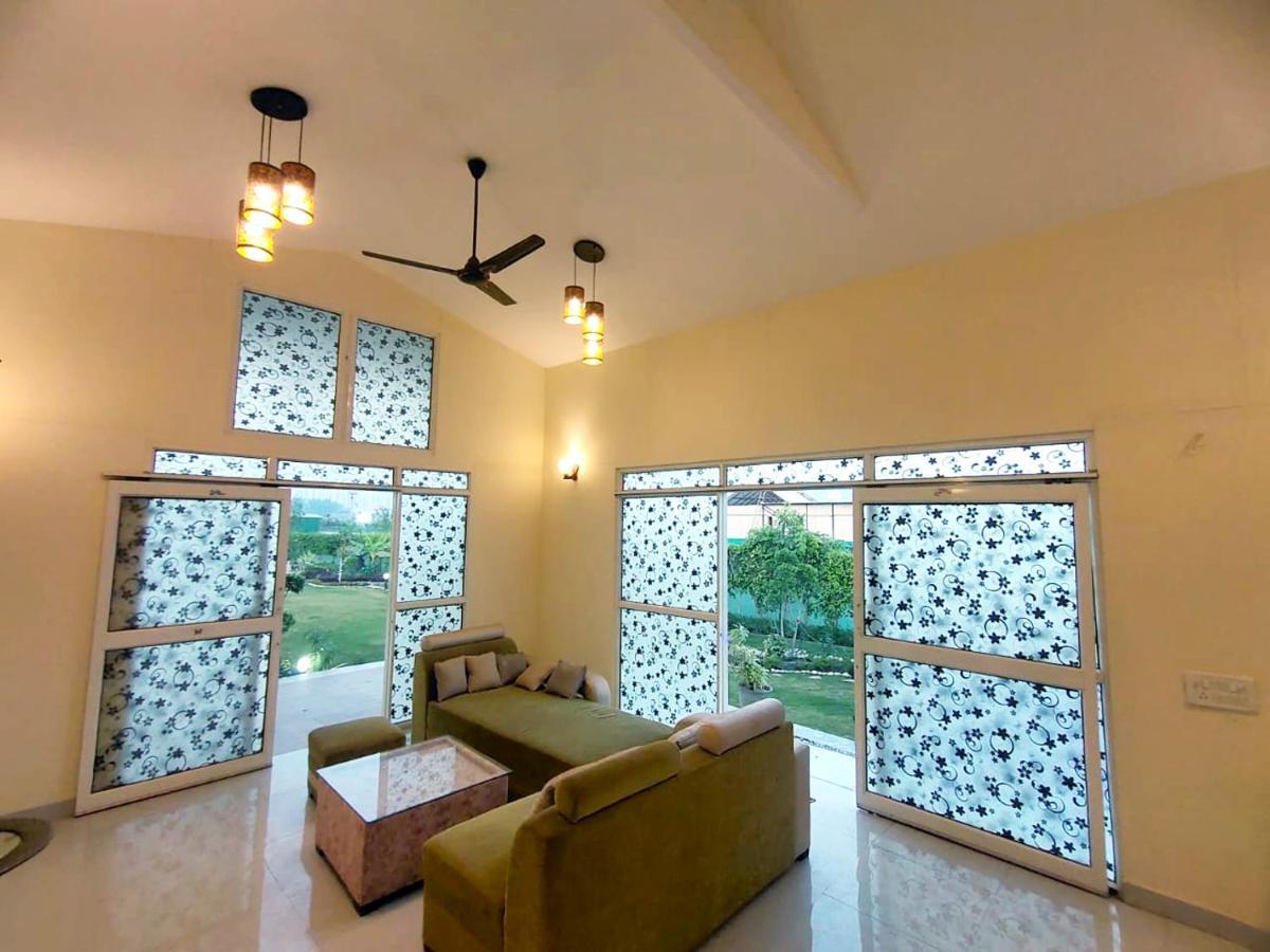 Shaw Estate-Farm House For A Small Parties-Jp Farm Greater Noida Dış mekan fotoğraf