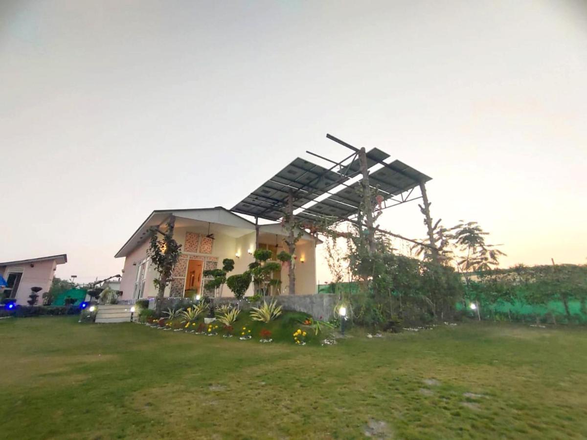 Shaw Estate-Farm House For A Small Parties-Jp Farm Greater Noida Dış mekan fotoğraf
