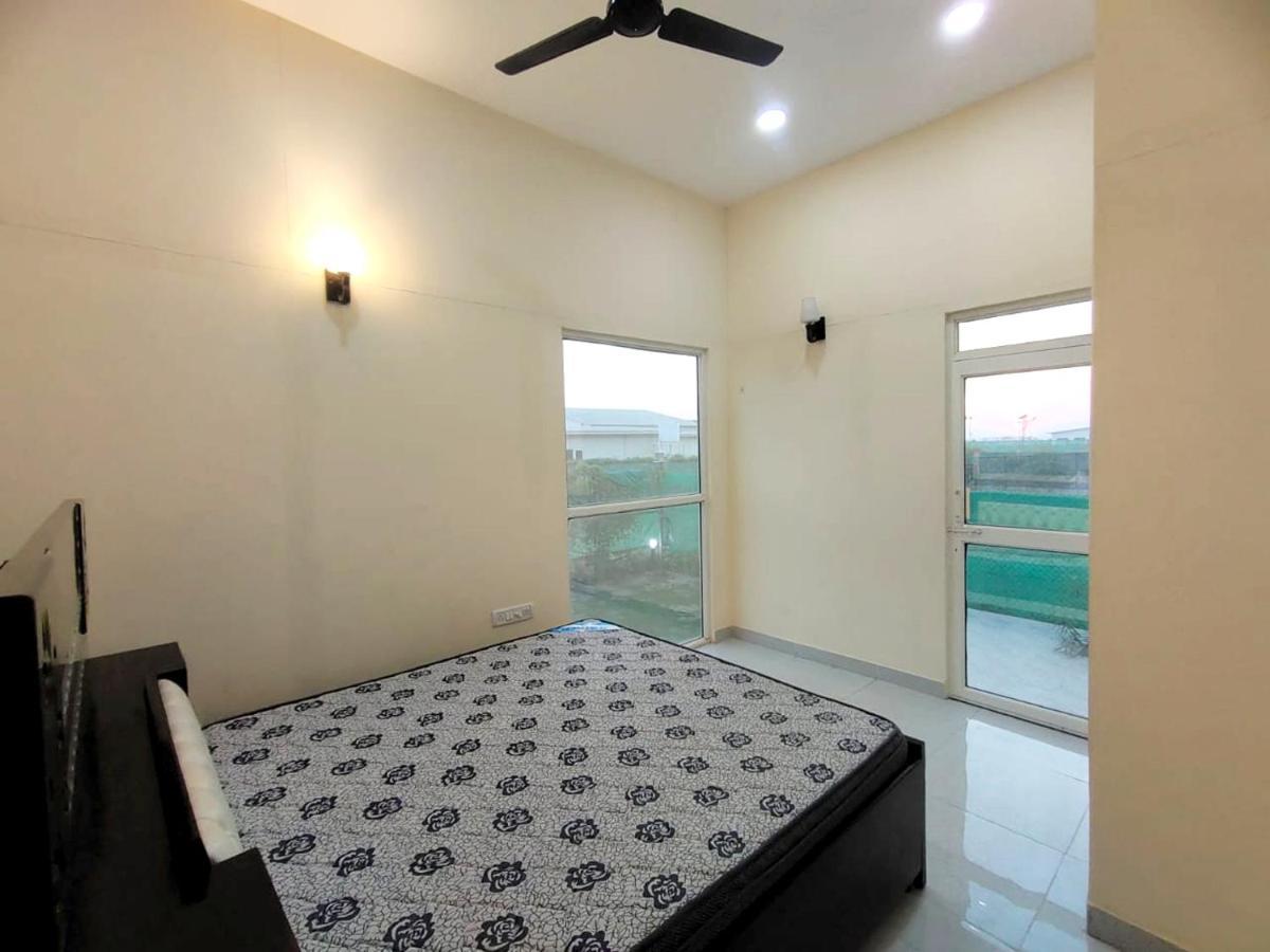 Shaw Estate-Farm House For A Small Parties-Jp Farm Greater Noida Dış mekan fotoğraf