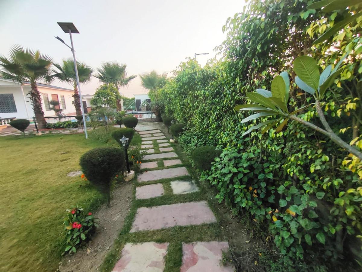 Shaw Estate-Farm House For A Small Parties-Jp Farm Greater Noida Dış mekan fotoğraf